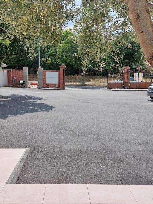 T3 Climatise, Parking Et Jardin Quartier Des Marots A Colomiers Apartment Luaran gambar